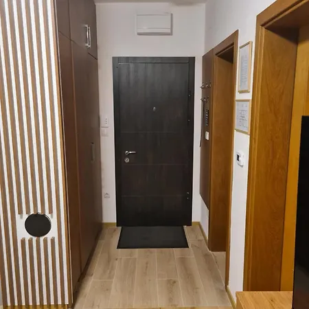 La Vista Apartment *